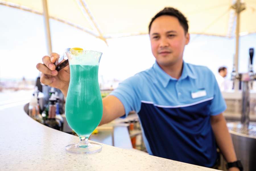 Marella Cruises Marella Explorer 2 Pool Bar ©Marella Cruises.jpg